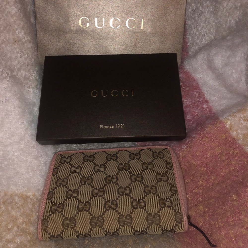 Gucci Wallet - Pink 😍